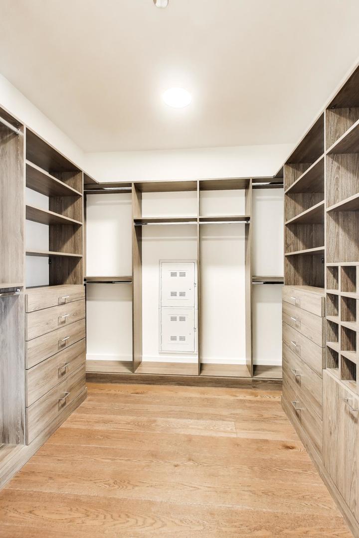 363 E Wacker Dr #2503 Chicago, IL 60601