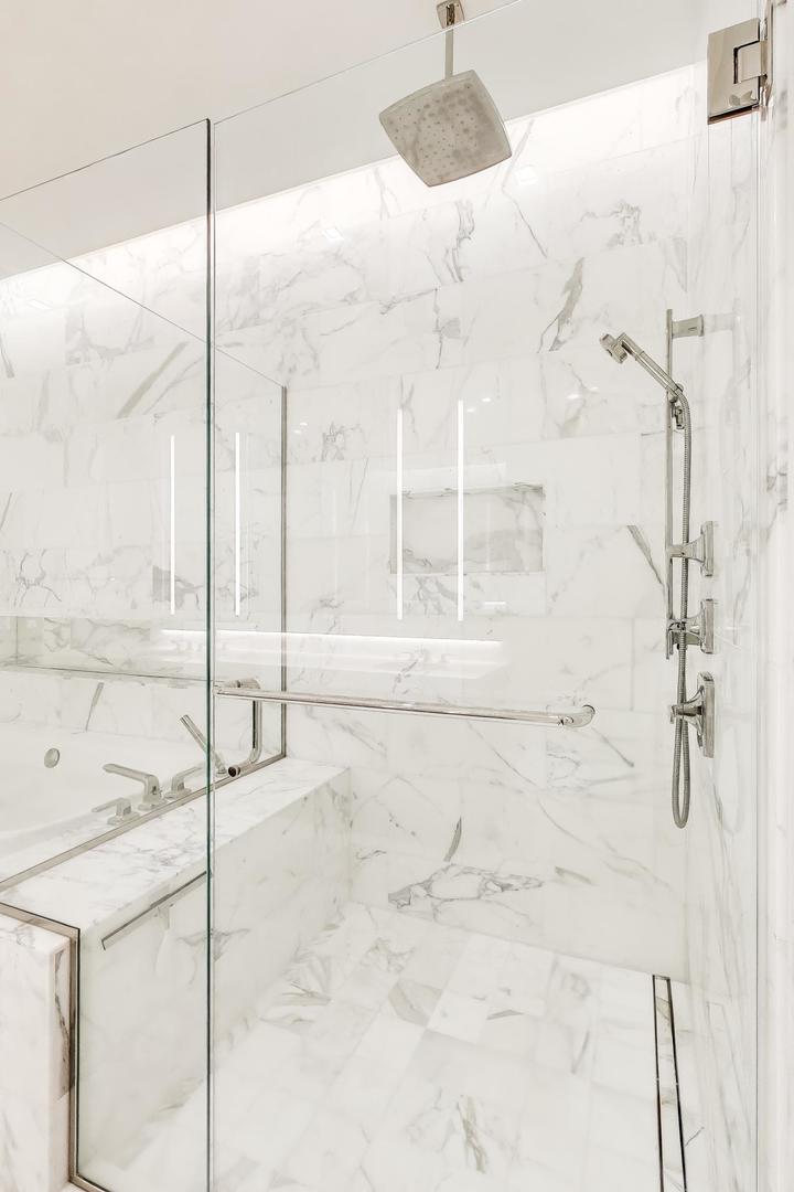 363 E Wacker Dr #2503 Chicago, IL 60601