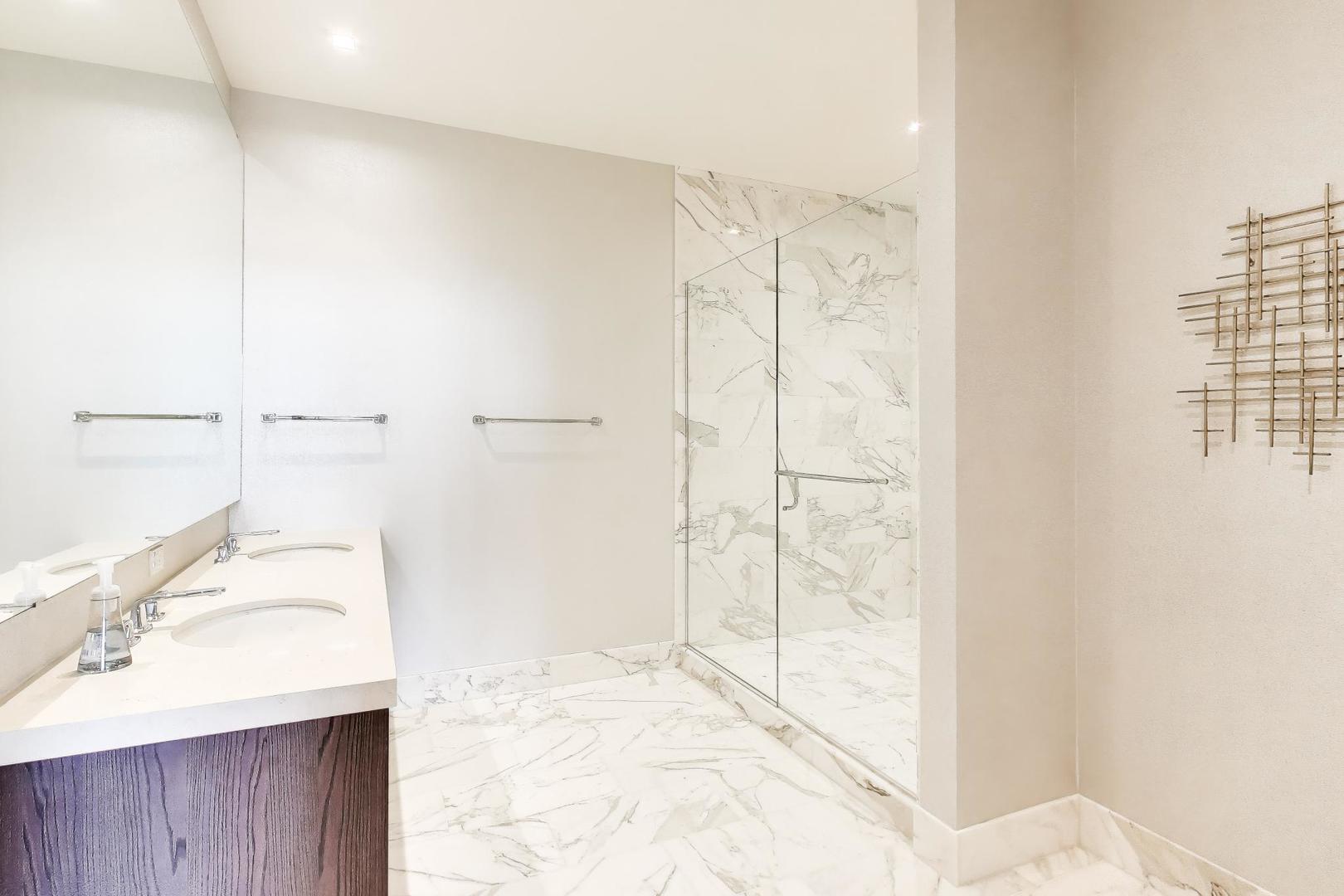 363 E Wacker Dr #2503 Chicago, IL 60601