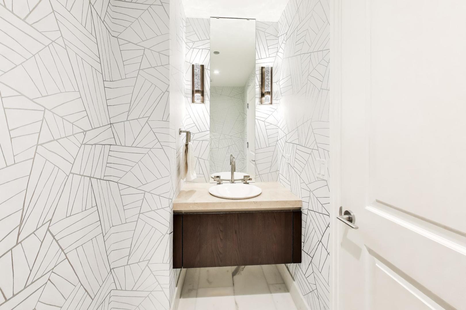 363 E Wacker Dr #2503 Chicago, IL 60601