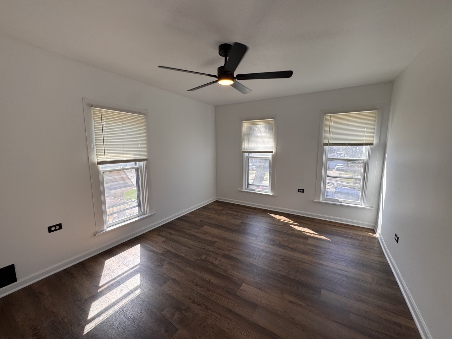 404 Sherman St Joliet, IL 60433