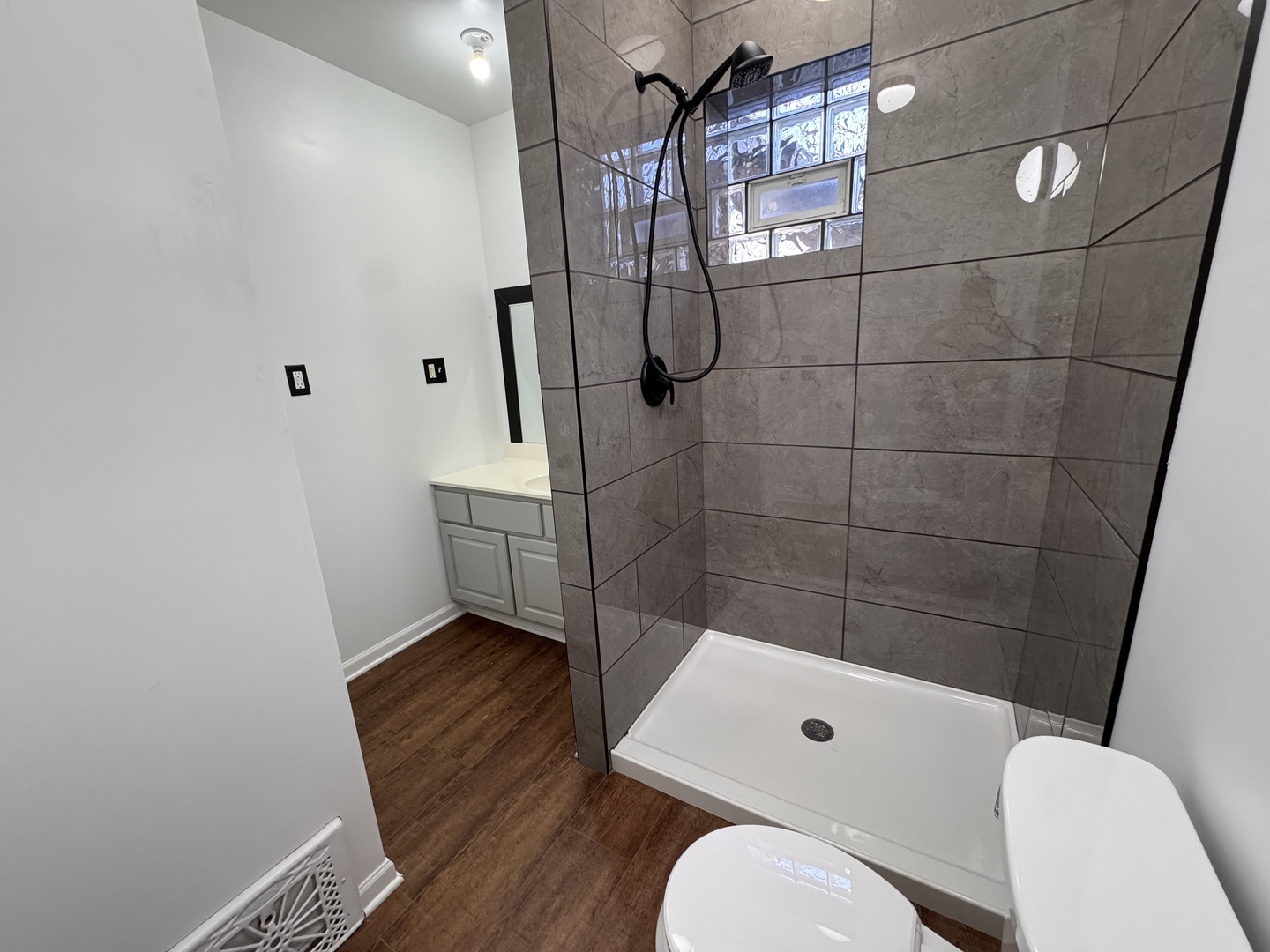 404 Sherman St Joliet, IL 60433