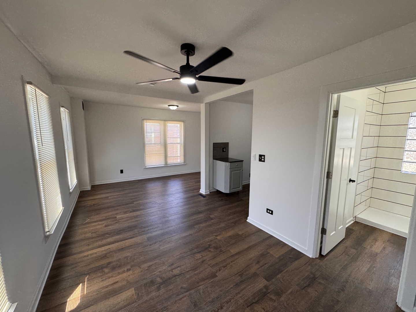 404 Sherman St Joliet, IL 60433