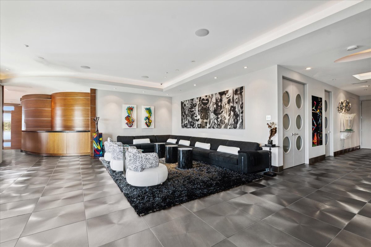 1789 Grn Bay Rd #B Highland Park, IL 60035