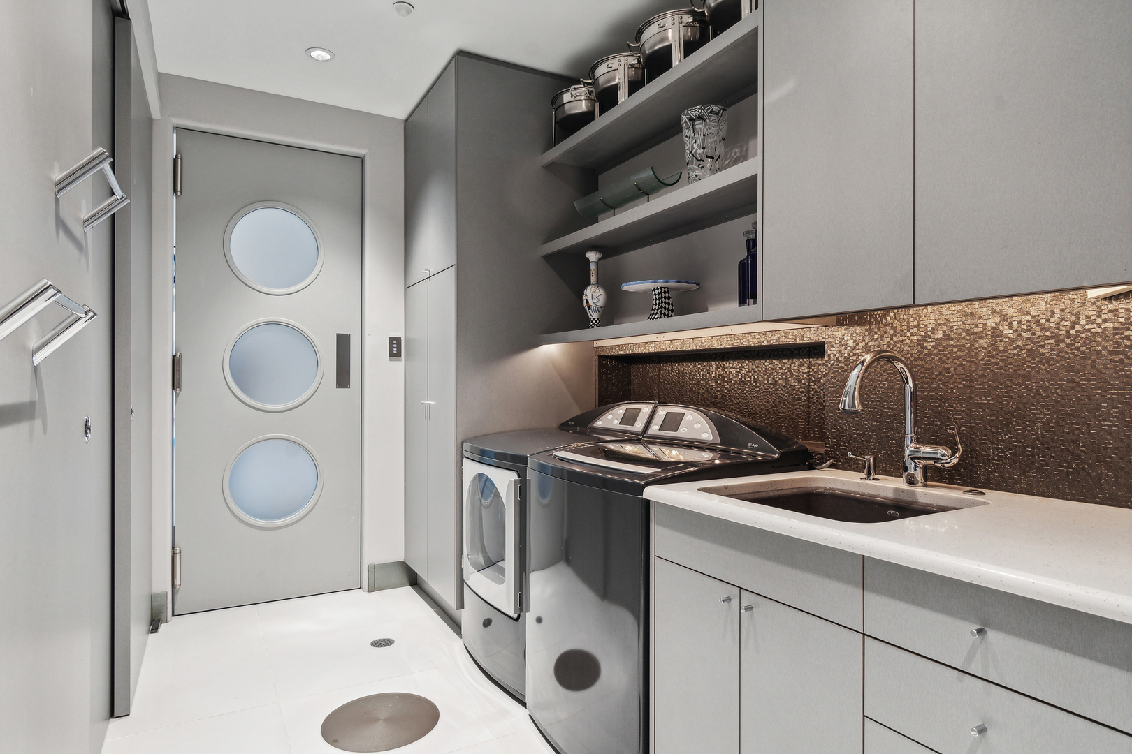 1789 Grn Bay Rd #B Highland Park, IL 60035