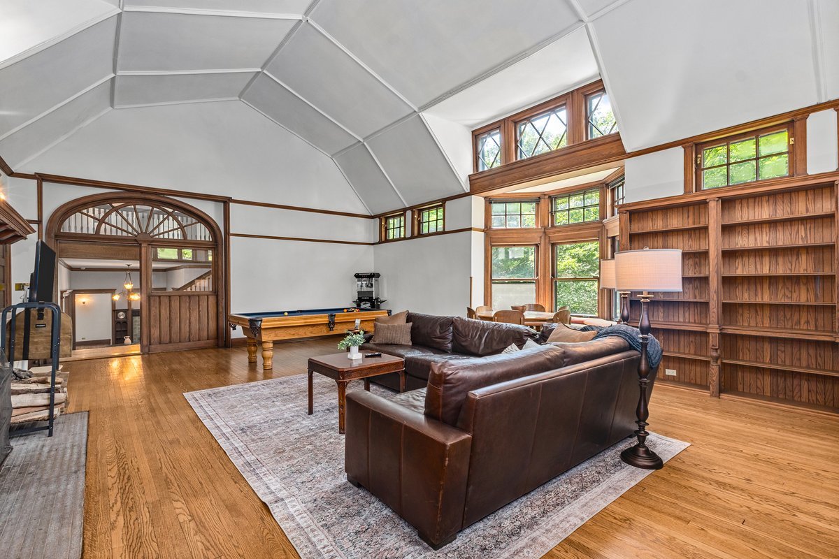 225 Hamilton St Evanston, IL 60202