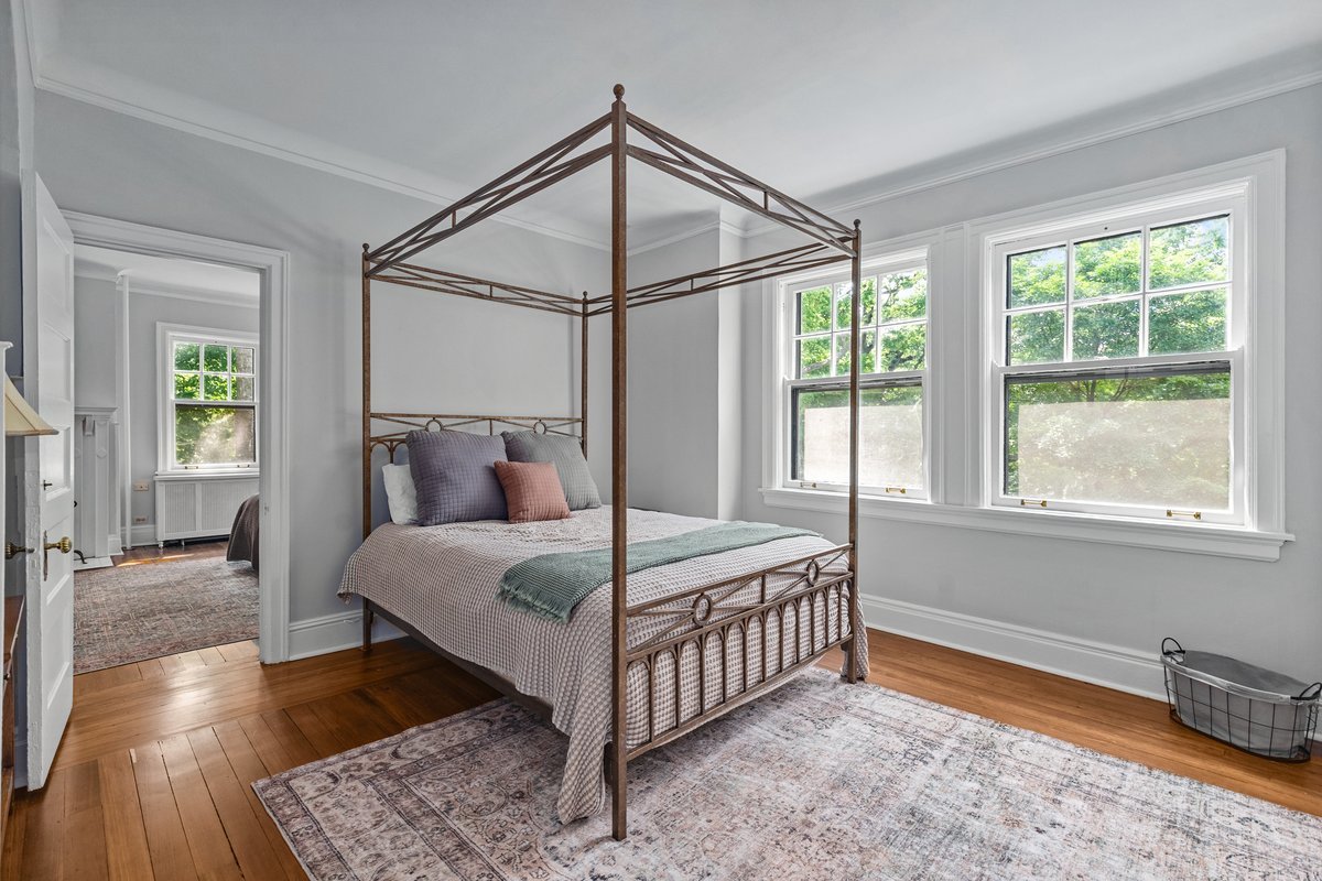 225 Hamilton St Evanston, IL 60202