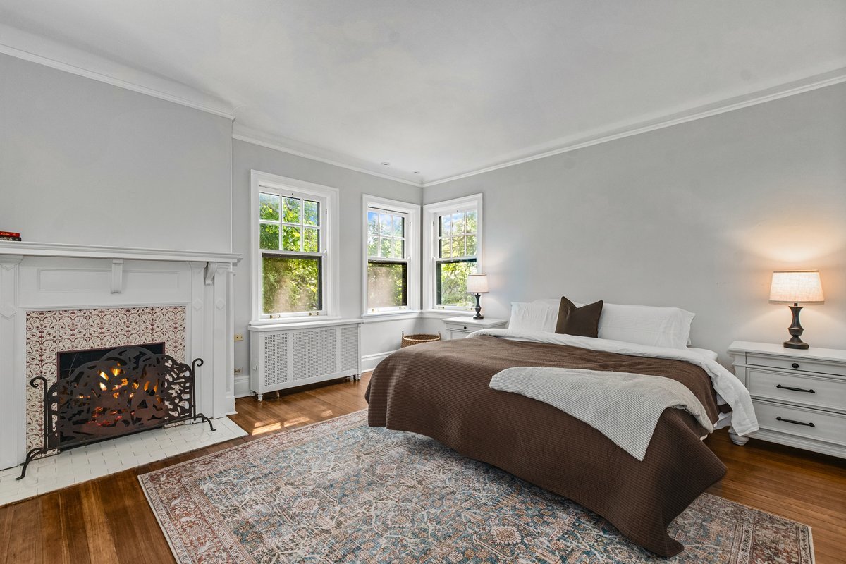 225 Hamilton St Evanston, IL 60202