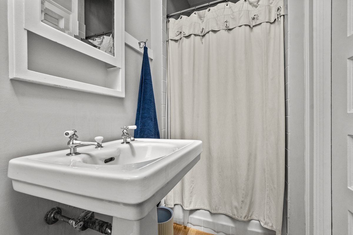 225 Hamilton St Evanston, IL 60202