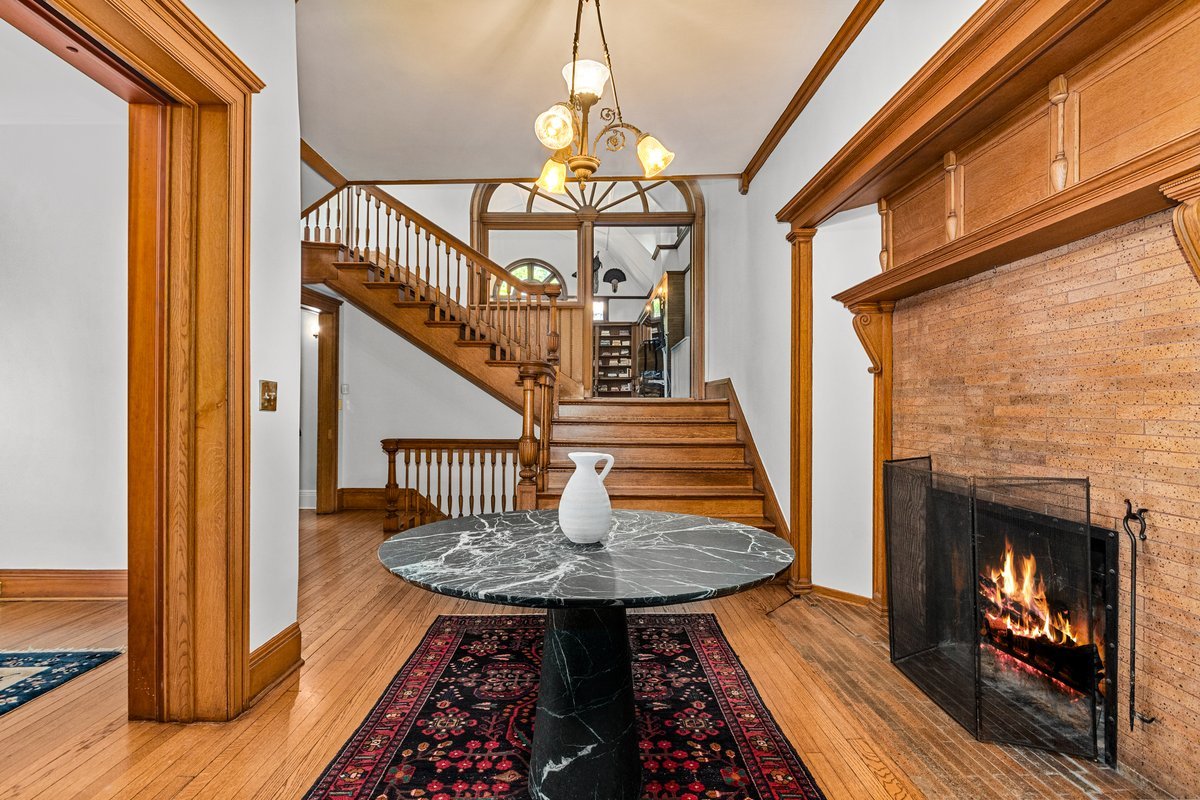 225 Hamilton St Evanston, IL 60202