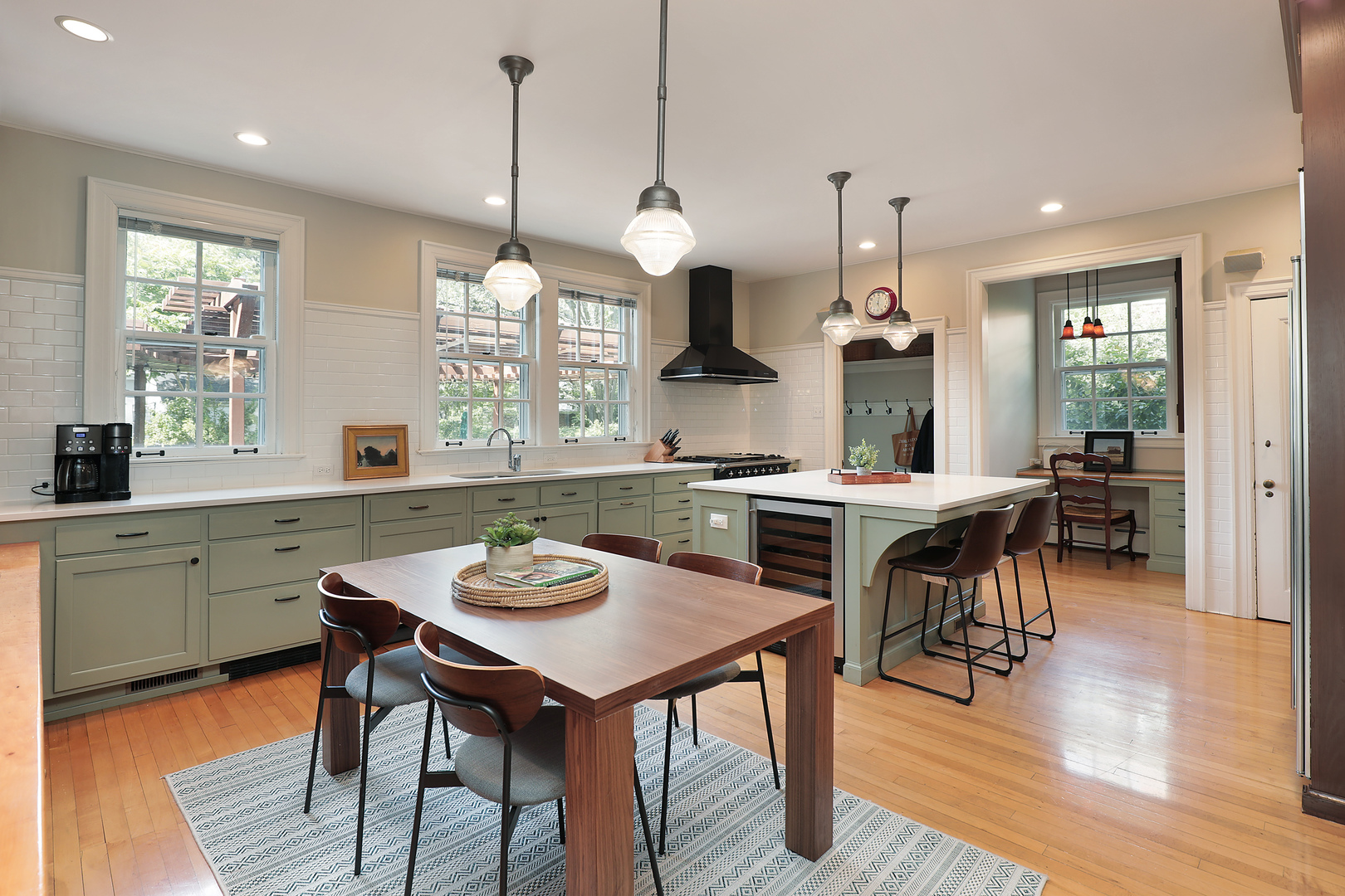 2252 Orrington Ave Evanston, IL 60201