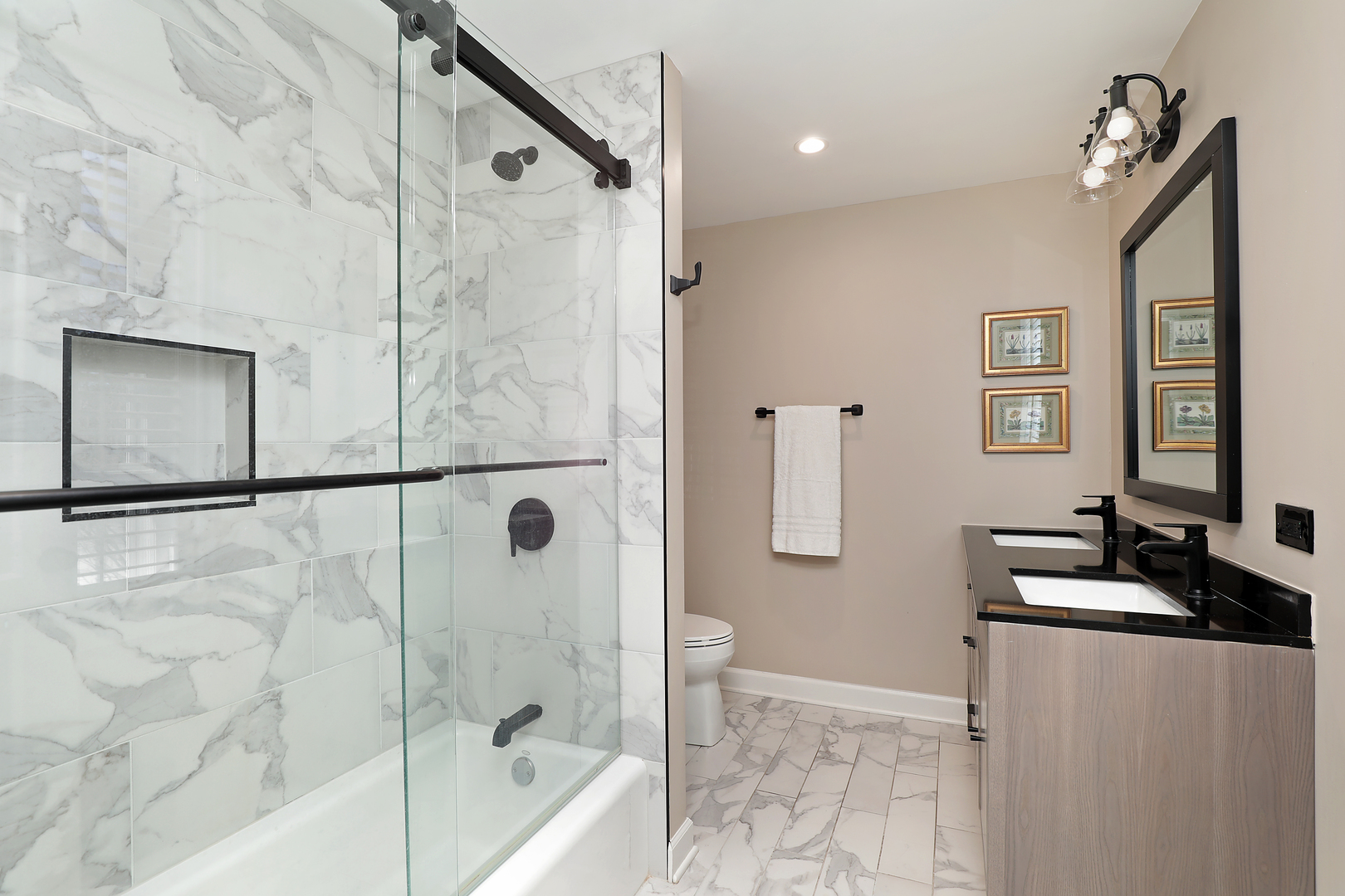 2252 Orrington Ave Evanston, IL 60201