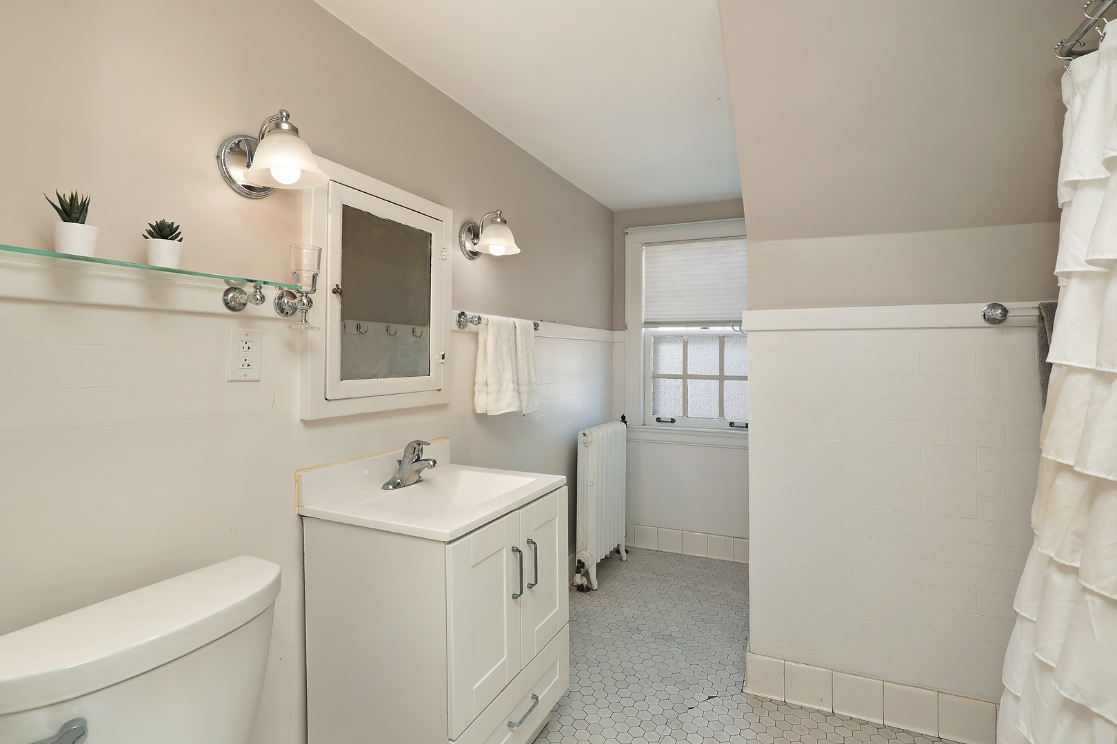 2252 Orrington Ave Evanston, IL 60201