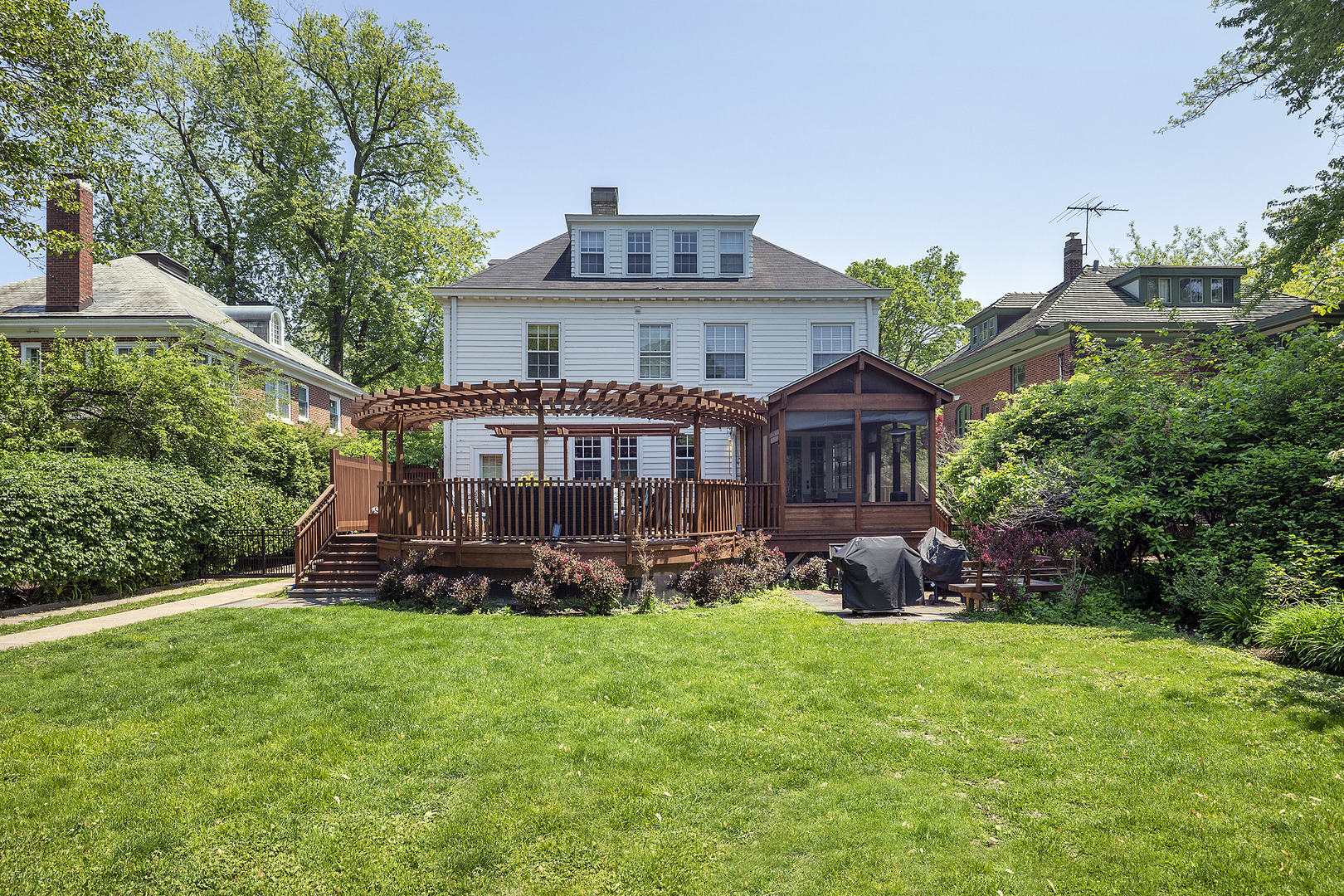 2252 Orrington Ave Evanston, IL 60201