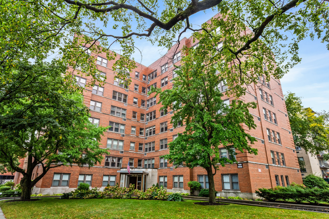 1585 Rdg Ave #404 Evanston, IL 60201