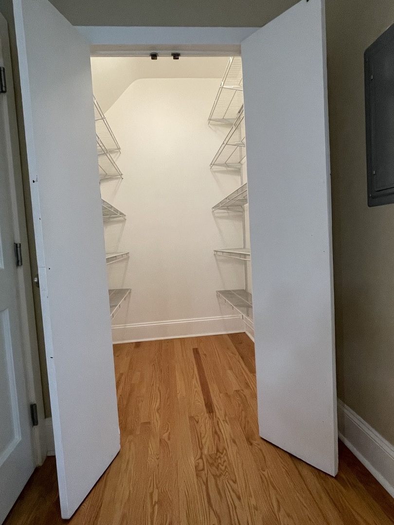 1838 Ashland Ave #1F Evanston, IL 60201