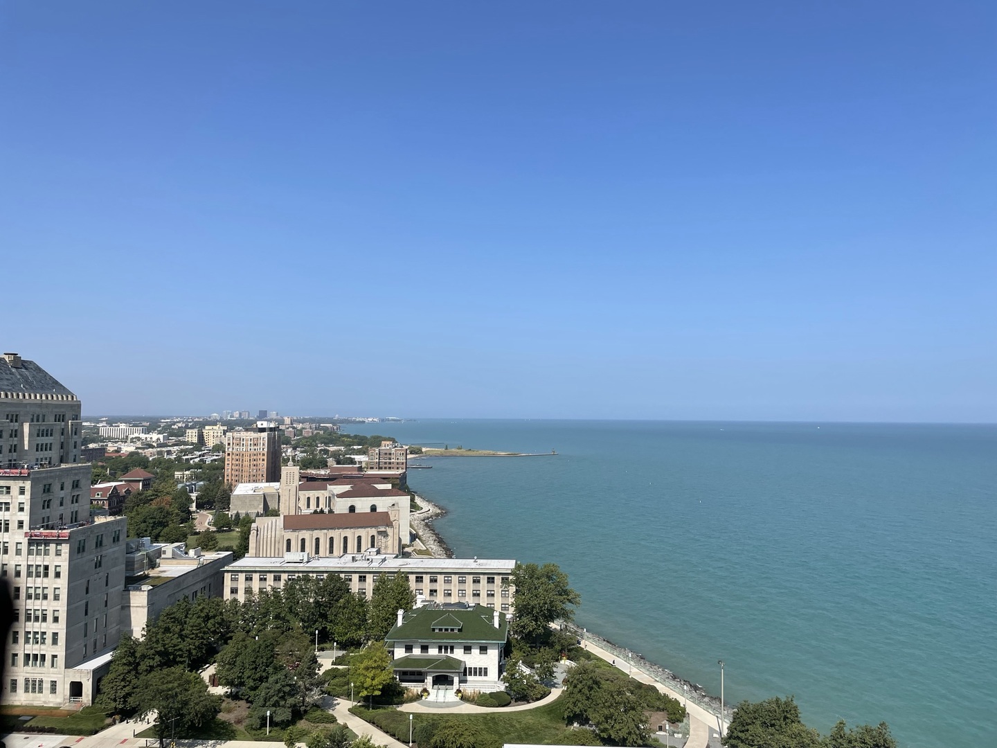 6325 N Sheridan Rd #1907 Chicago, IL 60660