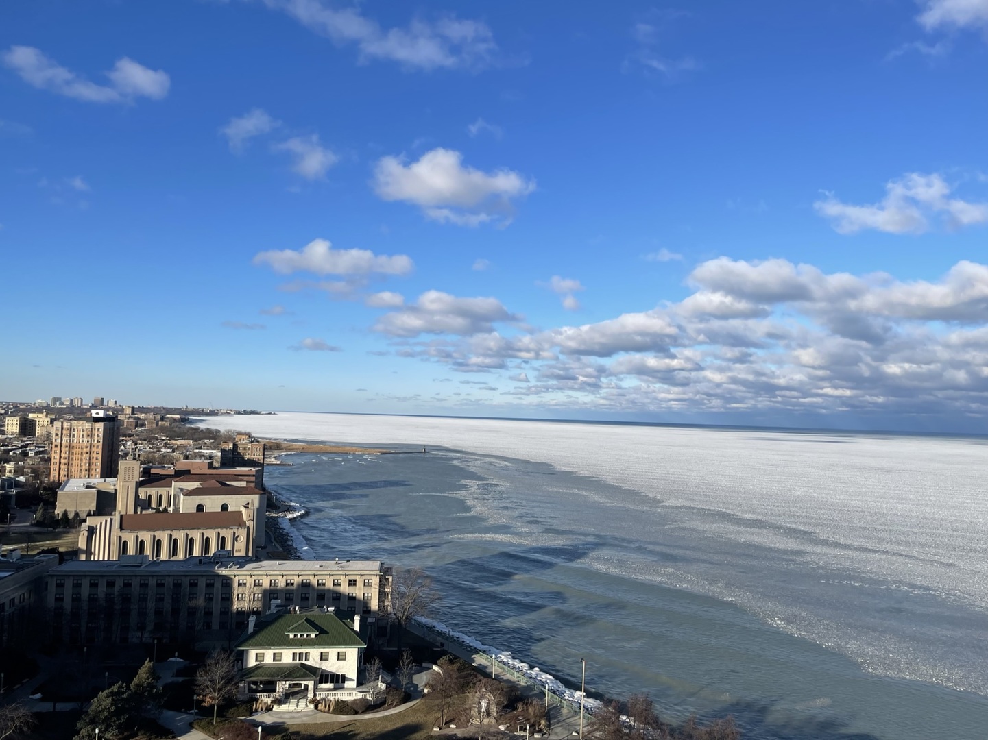 6325 N Sheridan Rd #1907 Chicago, IL 60660