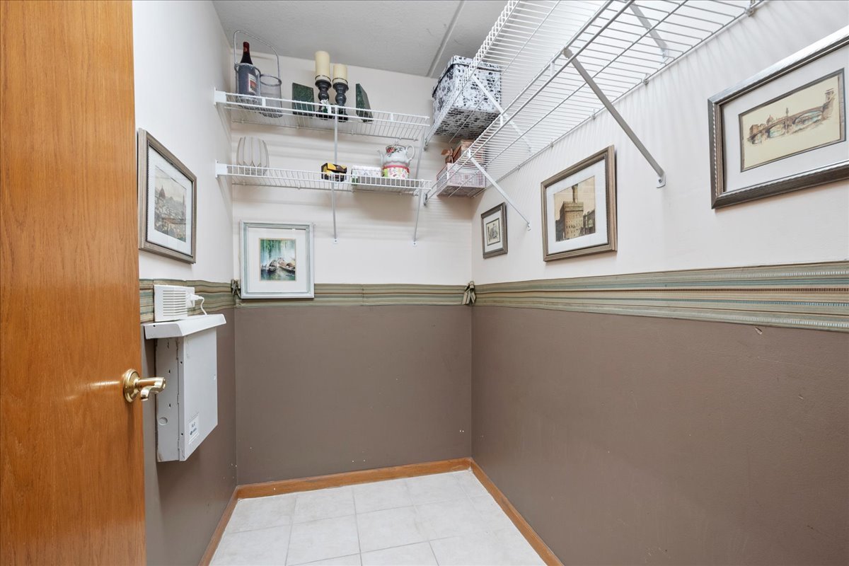 6755 N Milwaukee Ave #404 Niles, IL 60714