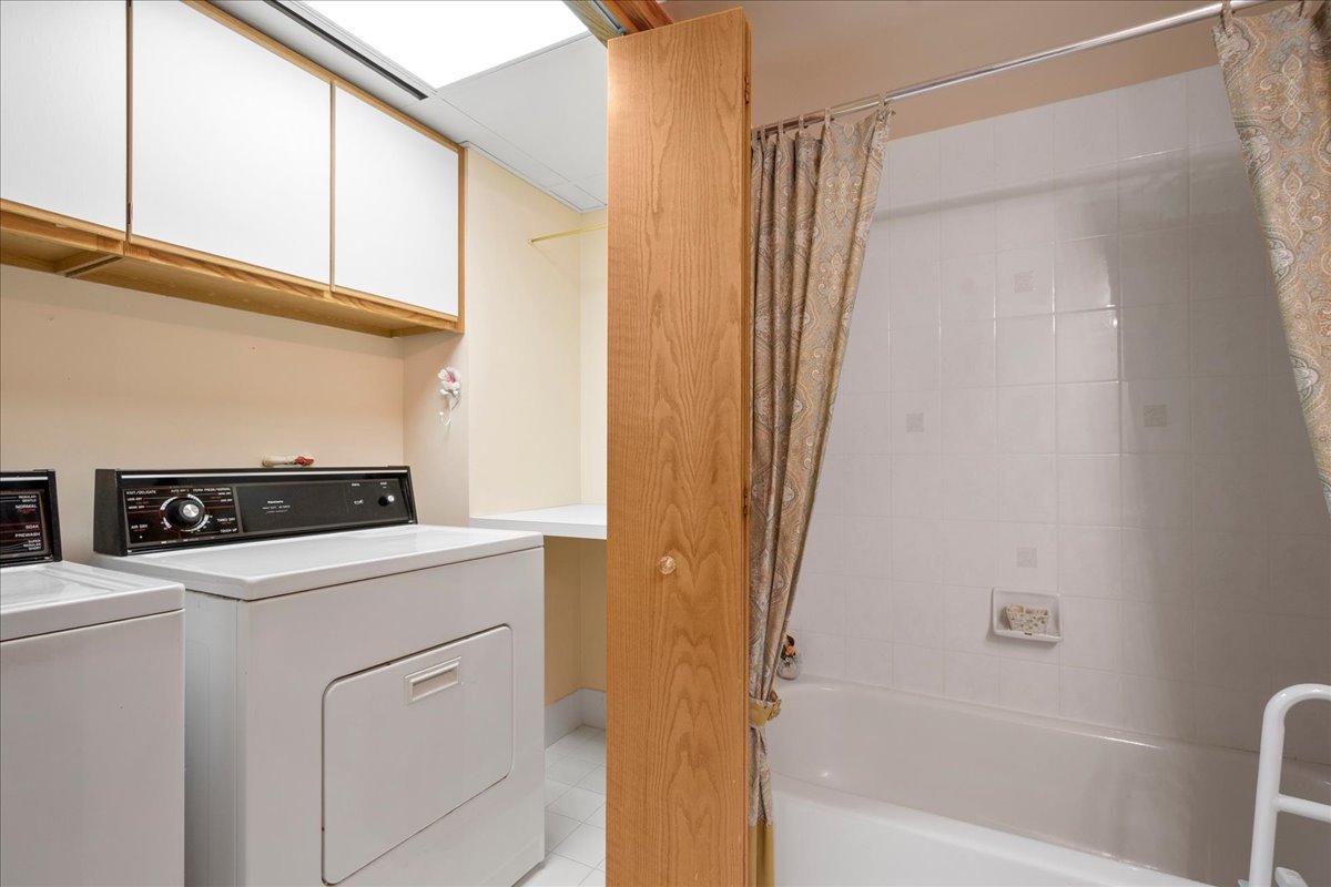 6755 N Milwaukee Ave #404 Niles, IL 60714