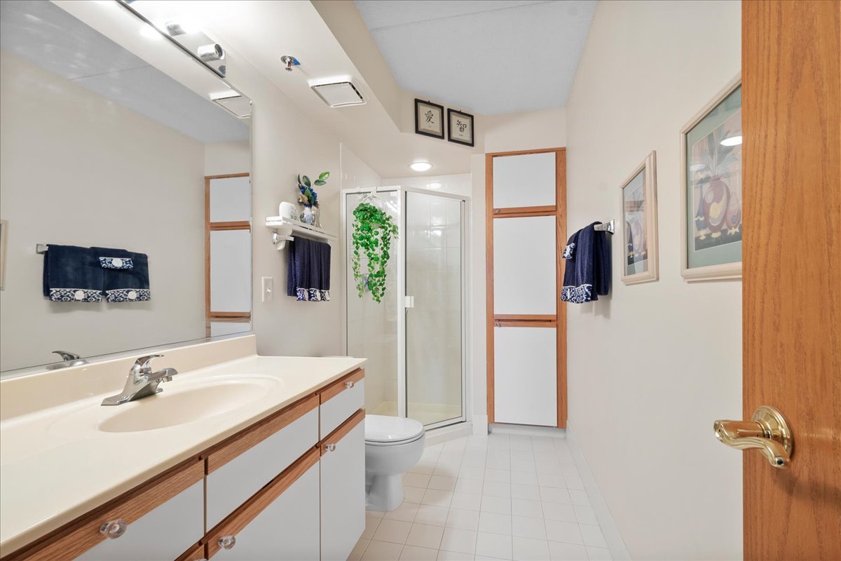 6755 N Milwaukee Ave #404 Niles, IL 60714