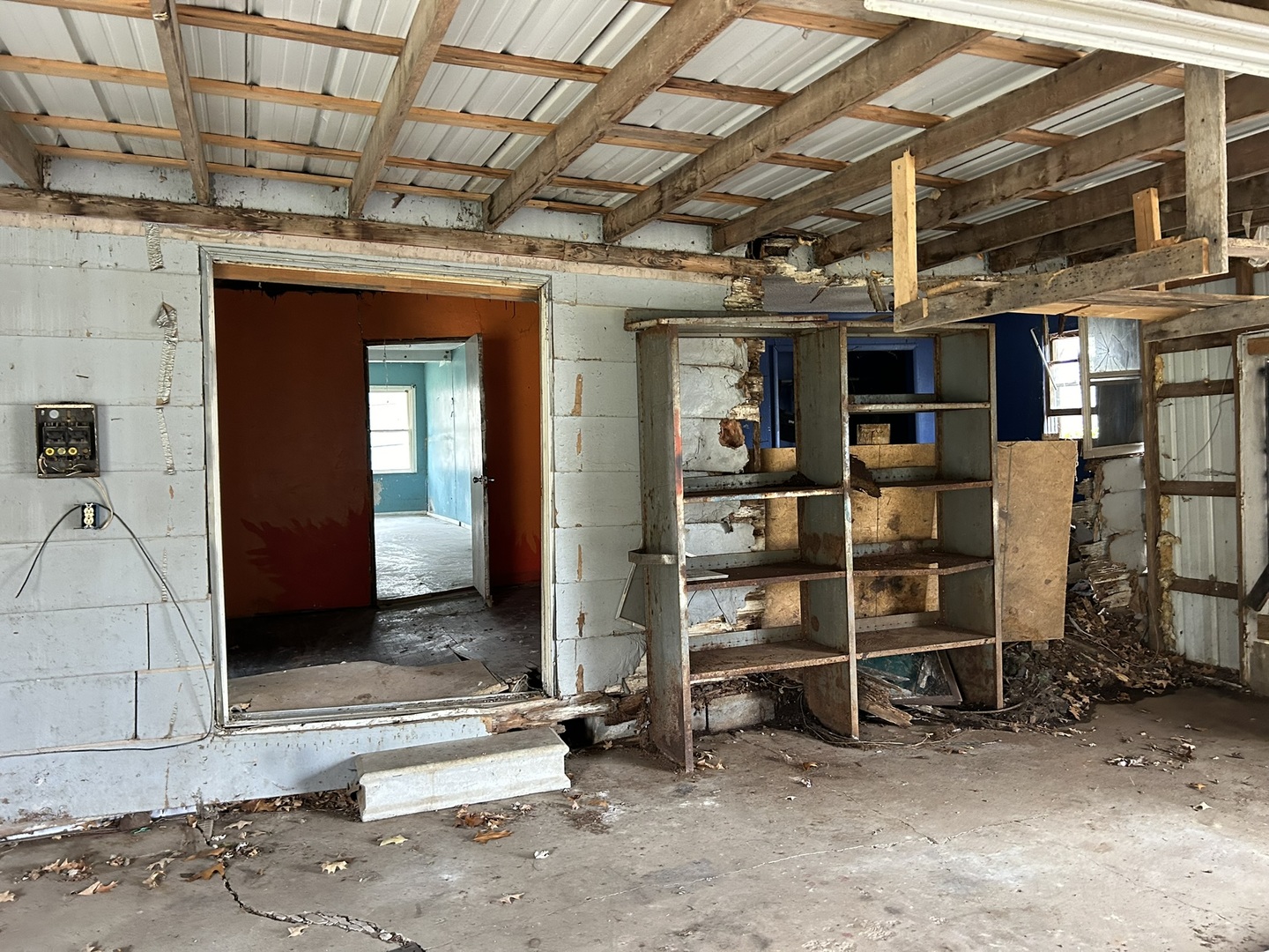 313 E 7TH St Brookport, IL 60534