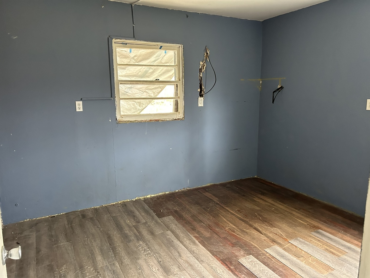 313 E 7TH St Brookport, IL 60534