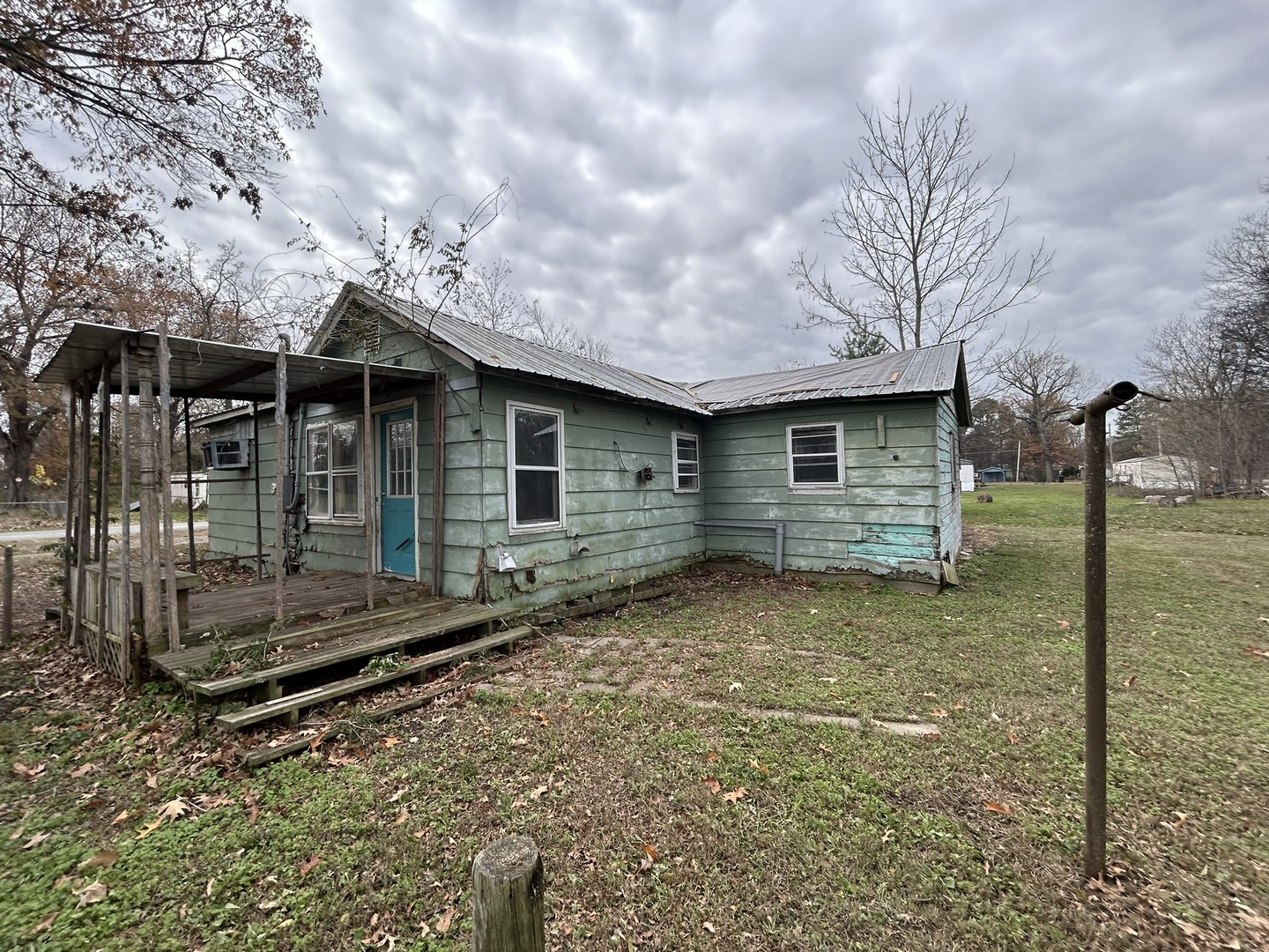 313 E 7TH St Brookport, IL 60534