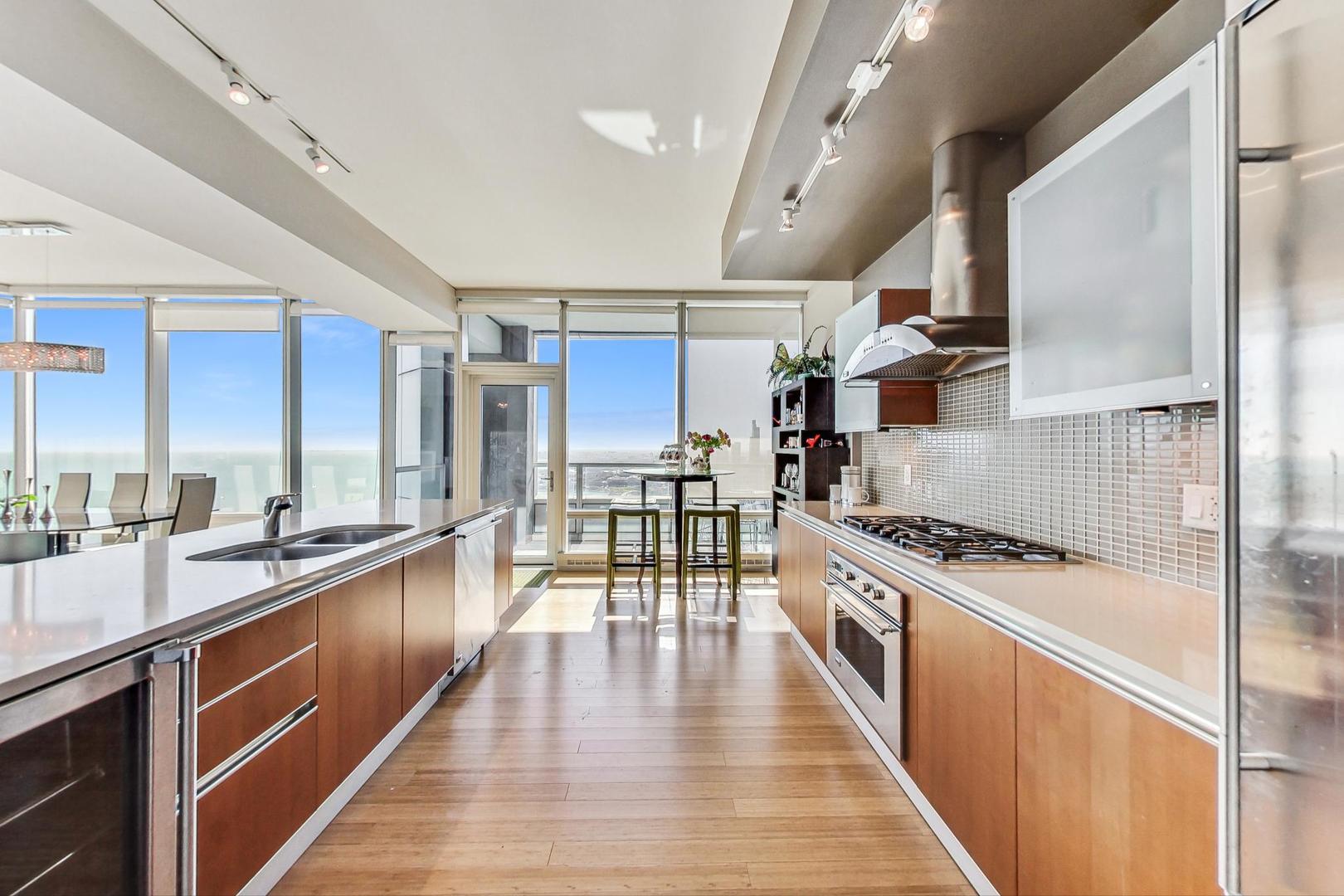 340 E Randolph St #4901 Chicago, IL 60601