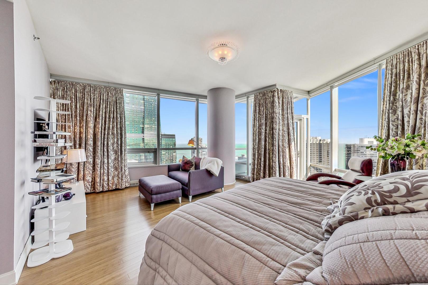 340 E Randolph St #4901 Chicago, IL 60601