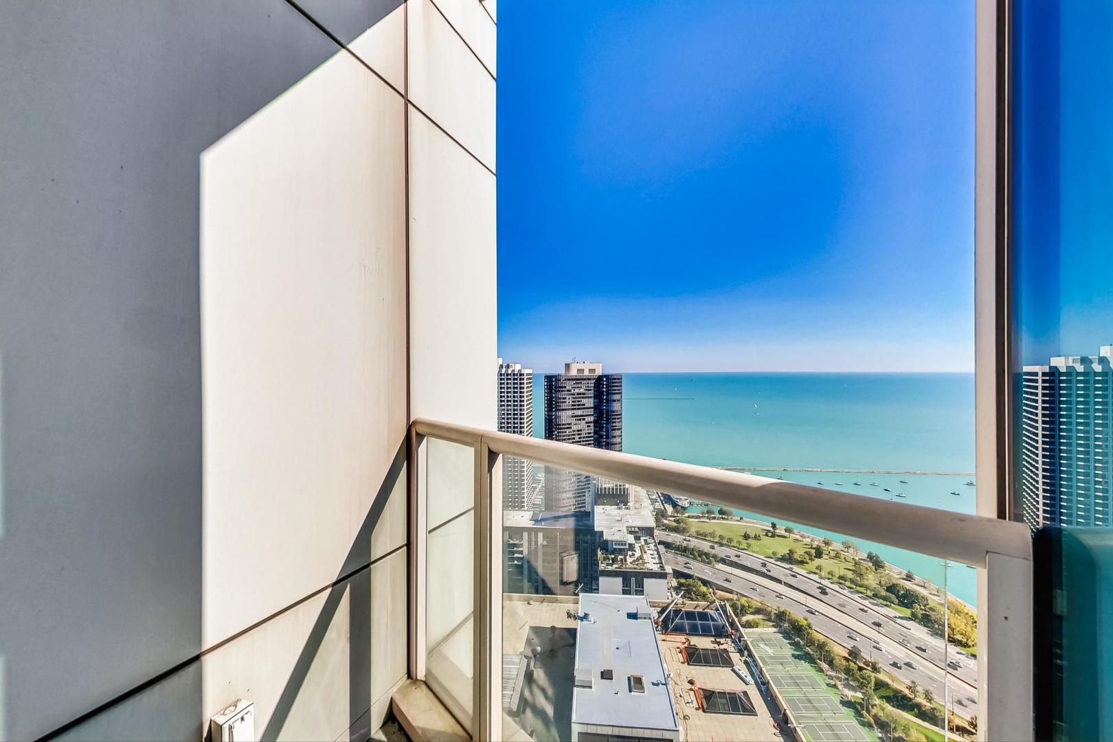 340 E Randolph St #4901 Chicago, IL 60601