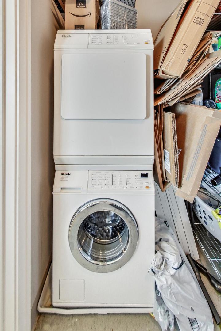 340 E Randolph St #4901 Chicago, IL 60601