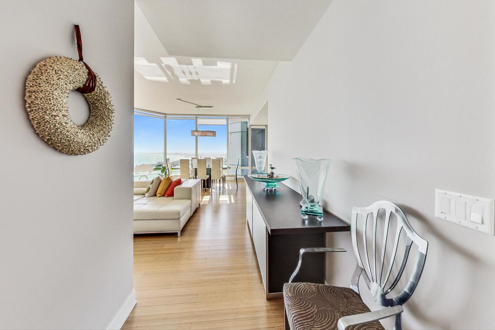 340 E Randolph St #4901 Chicago, IL 60601