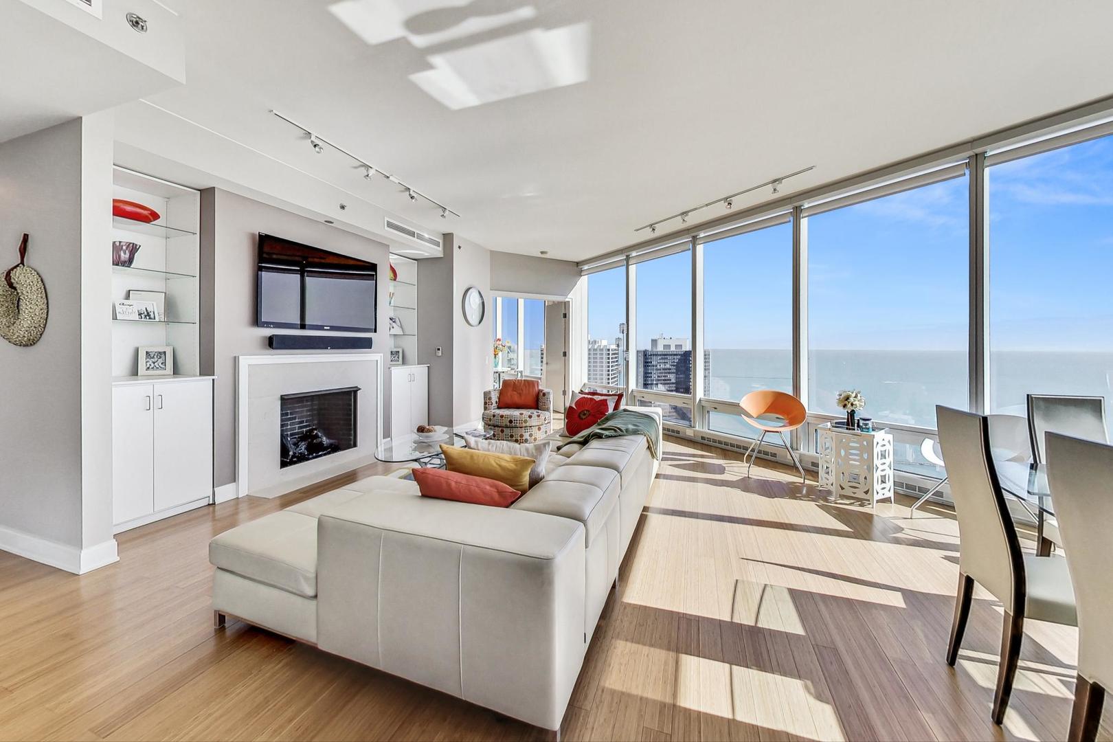 340 E Randolph St #4901 Chicago, IL 60601