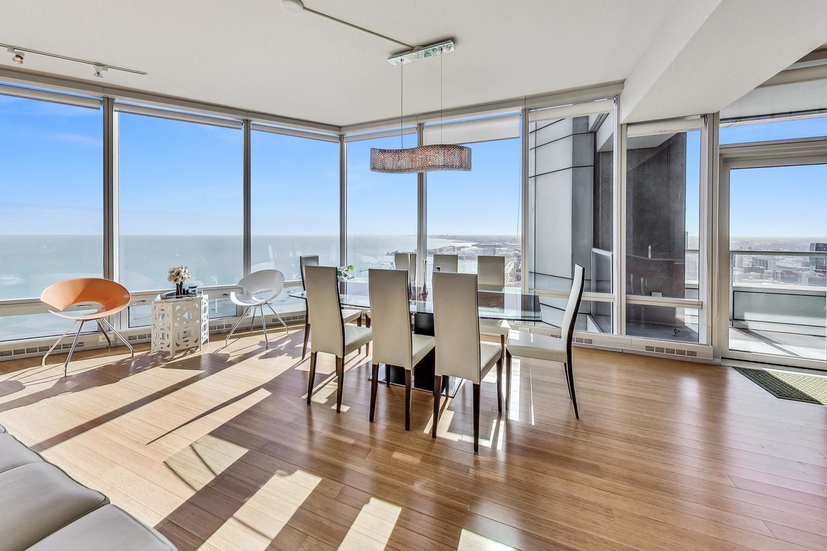 340 E Randolph St #4901 Chicago, IL 60601