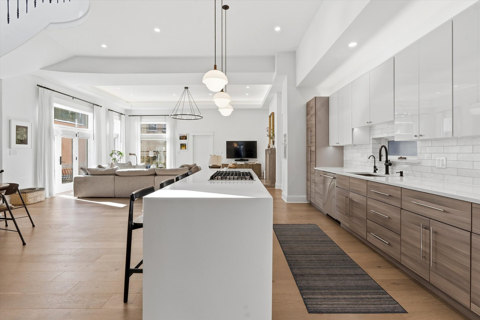 1936 N Wilmot Ave Chicago, IL 60647