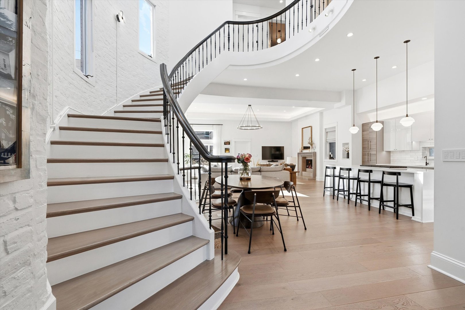 1936 N Wilmot Ave Chicago, IL 60647