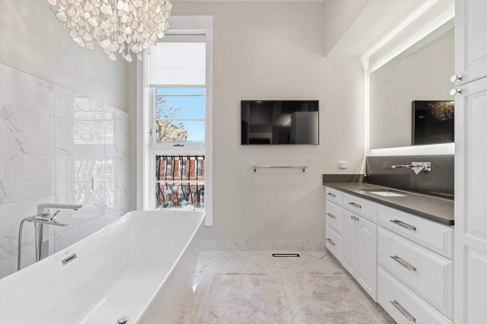 1936 N Wilmot Ave Chicago, IL 60647