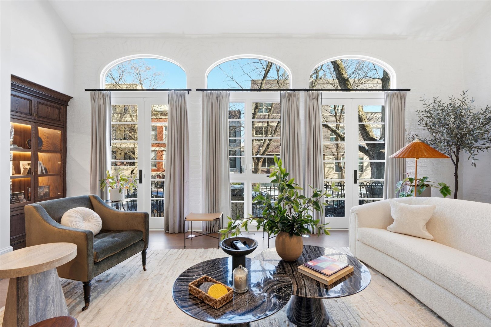 1936 N Wilmot Ave Chicago, IL 60647