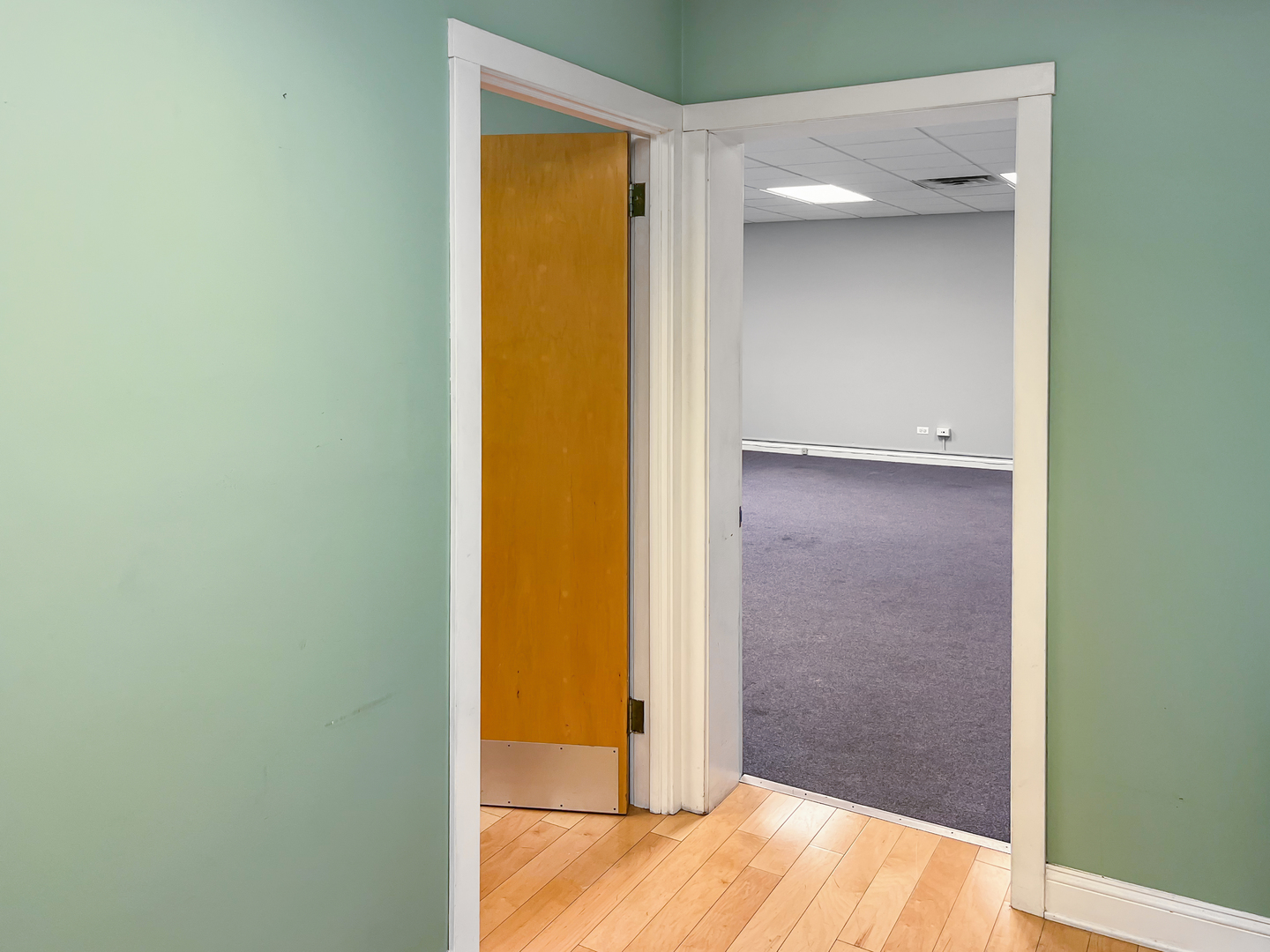 105 N Oak Park Ave #1C Oak Park, IL 60301