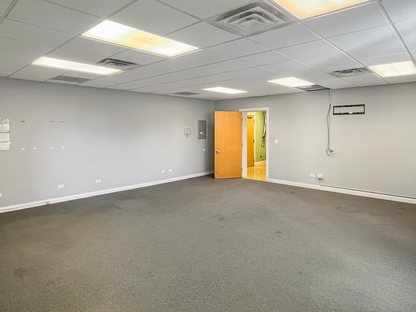 105 N Oak Park Ave #1C Oak Park, IL 60301