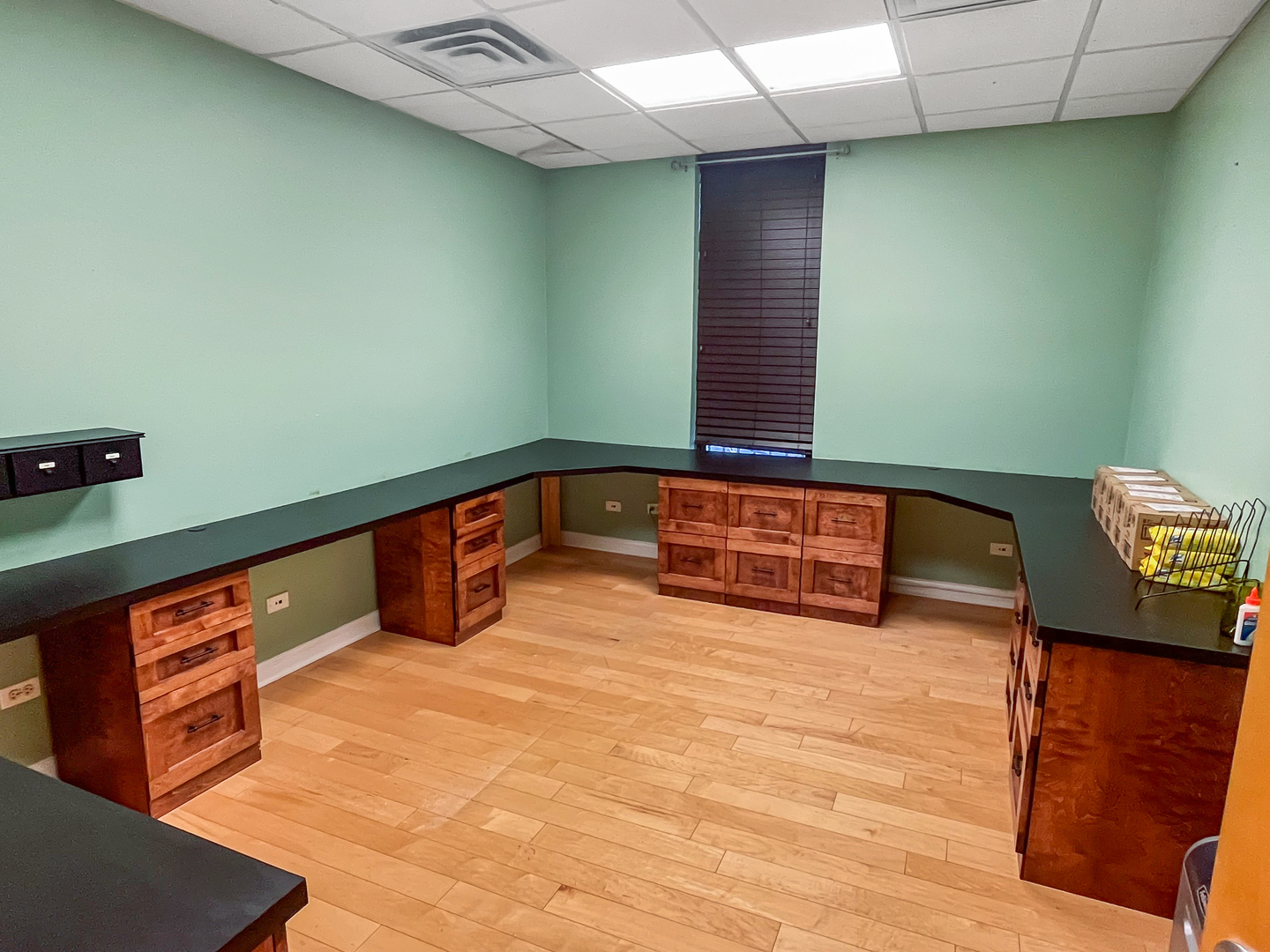 105 N Oak Park Ave #1C Oak Park, IL 60301