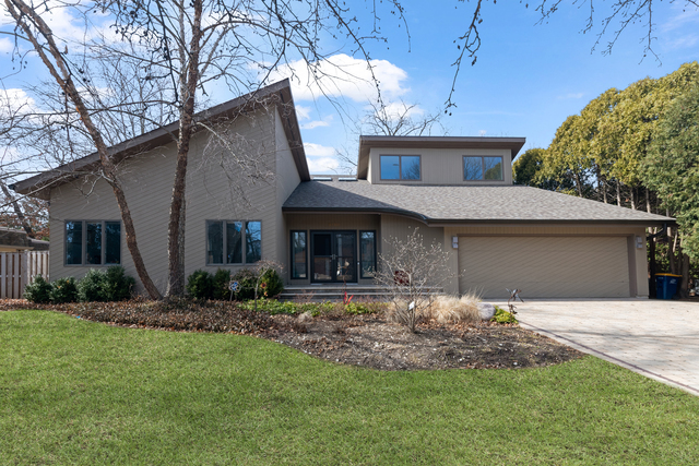 3150 Warbler Pl