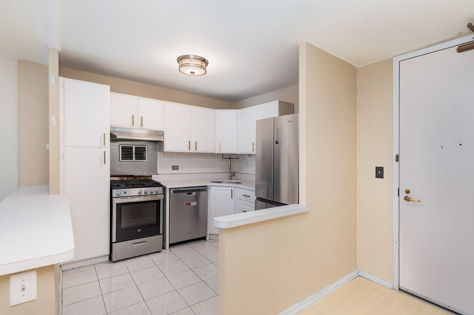 400 E RANDOLPH St #1604 Chicago, IL 60601