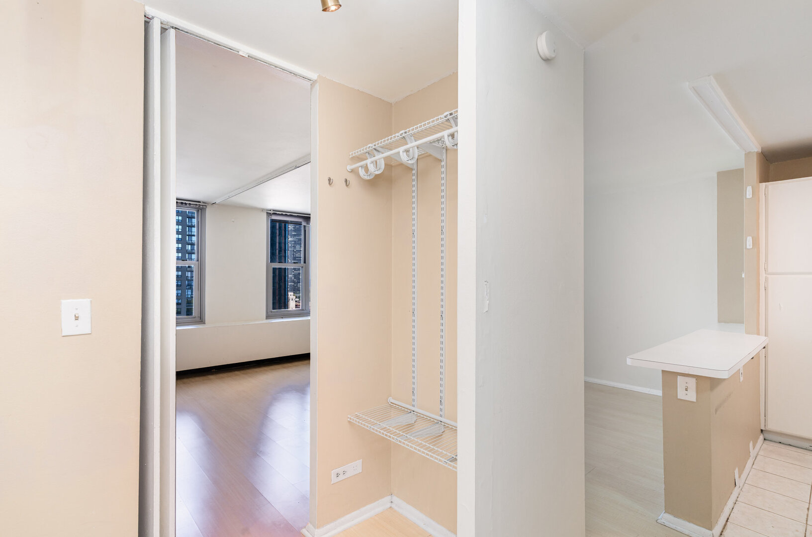 400 E RANDOLPH St #1604 Chicago, IL 60601