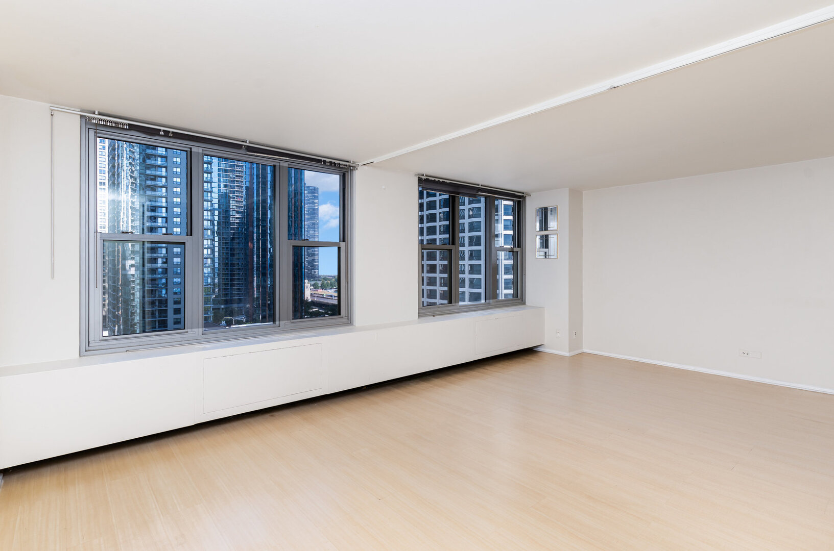 400 E RANDOLPH St #1604 Chicago, IL 60601