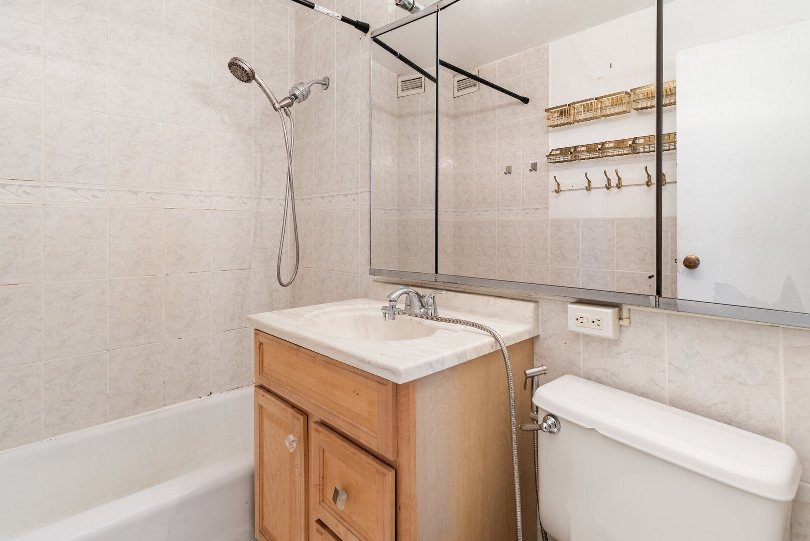 400 E RANDOLPH St #1604 Chicago, IL 60601