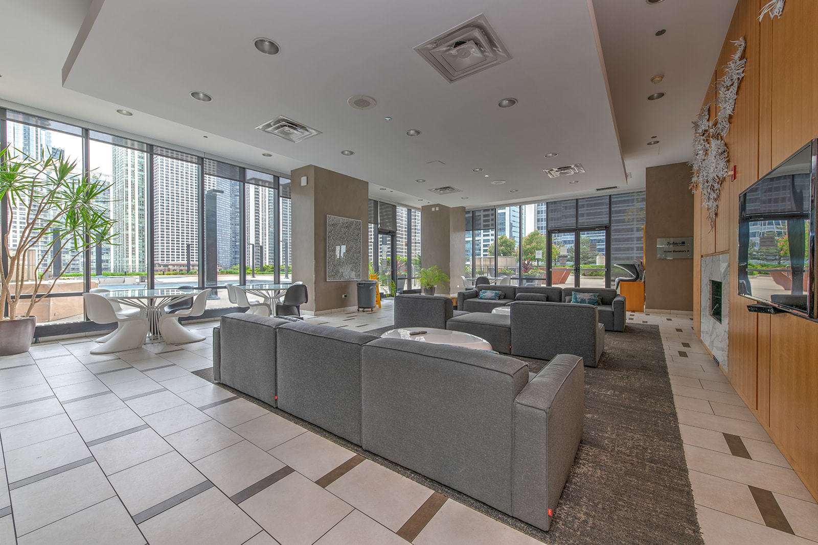 225 N Columbus Dr #8006 Chicago, IL 60601