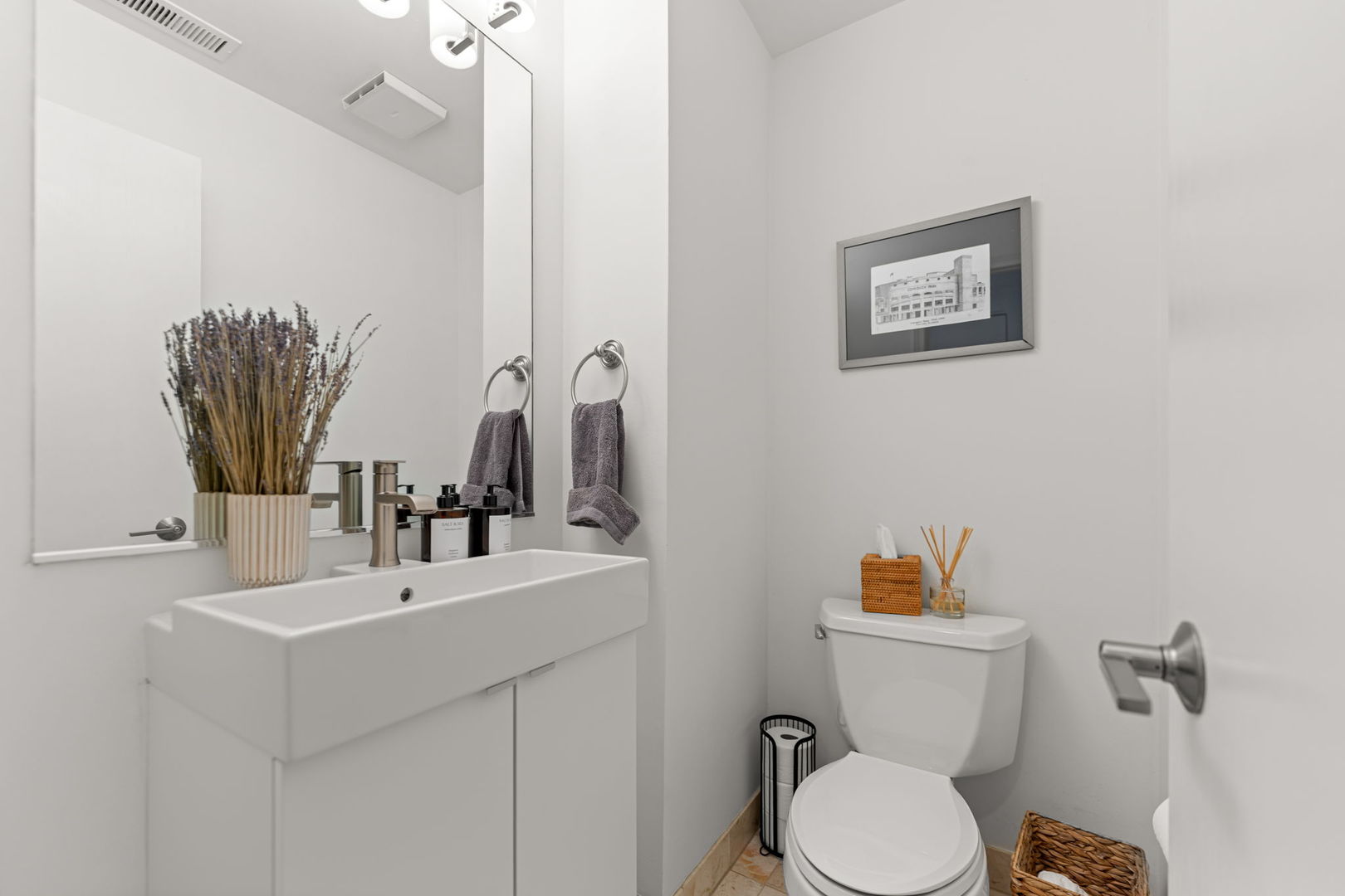 1422 S State St Chicago, IL 60605