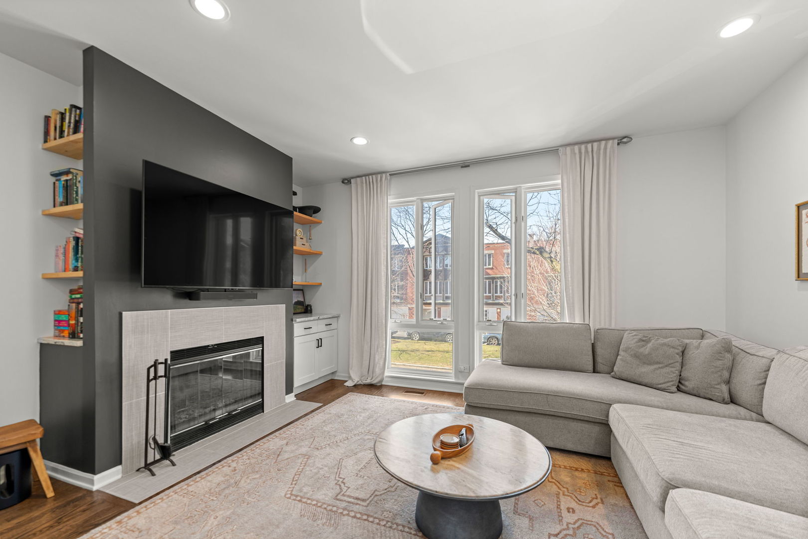 1422 S State St Chicago, IL 60605